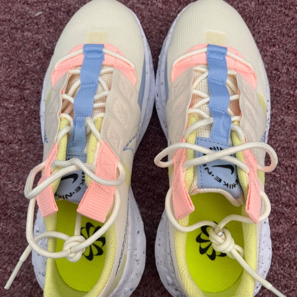 Nike sneakers - Picture 2 of 6